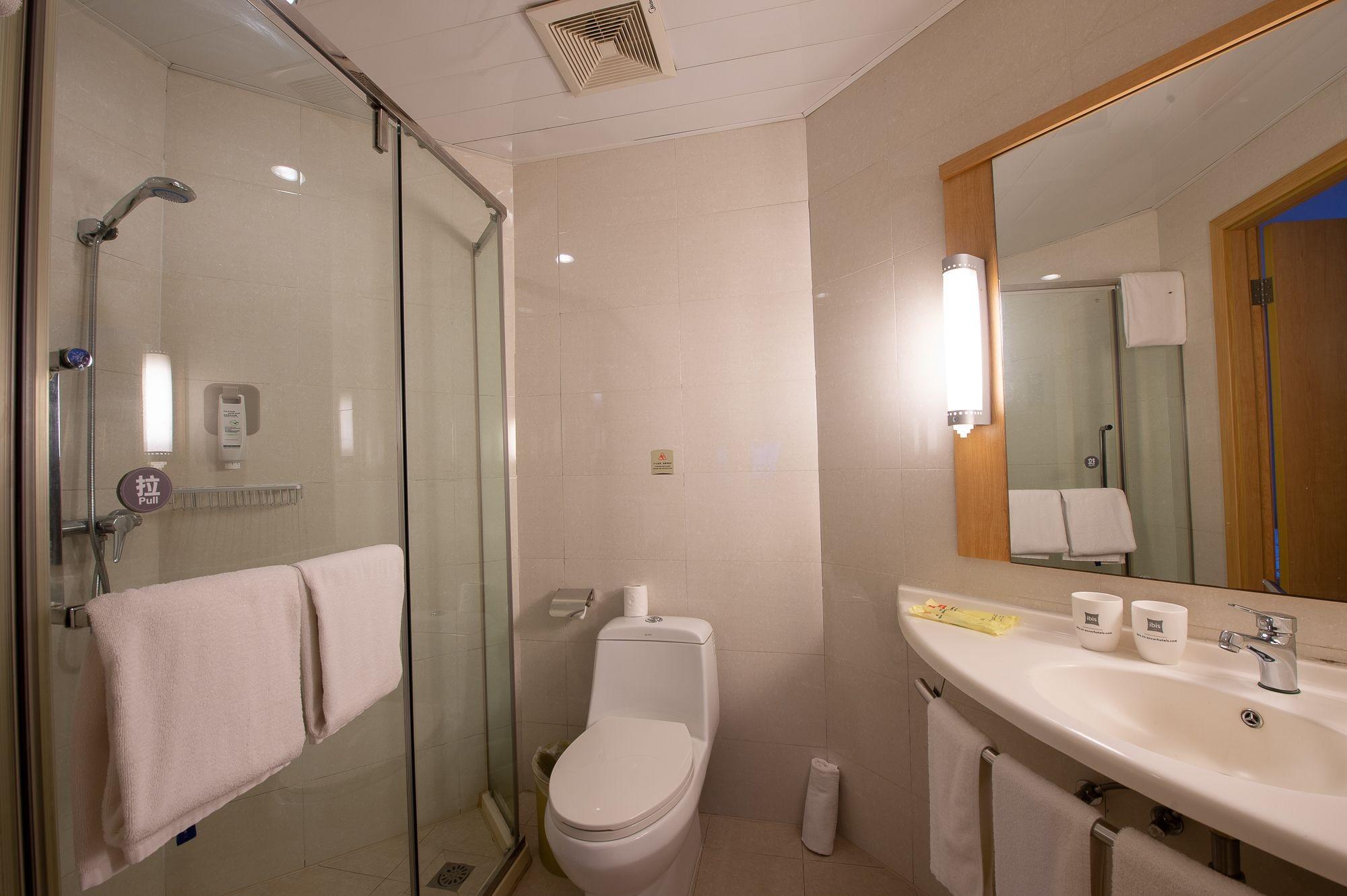 Ibis Hangzhou Huanglong Sports Center Hotel Exterior photo
