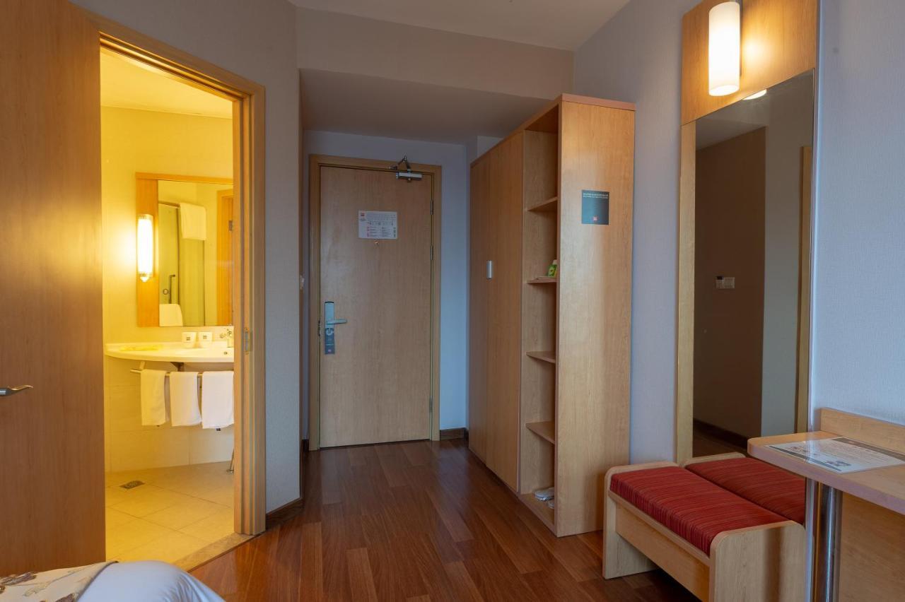 Ibis Hangzhou Huanglong Sports Center Hotel Exterior photo